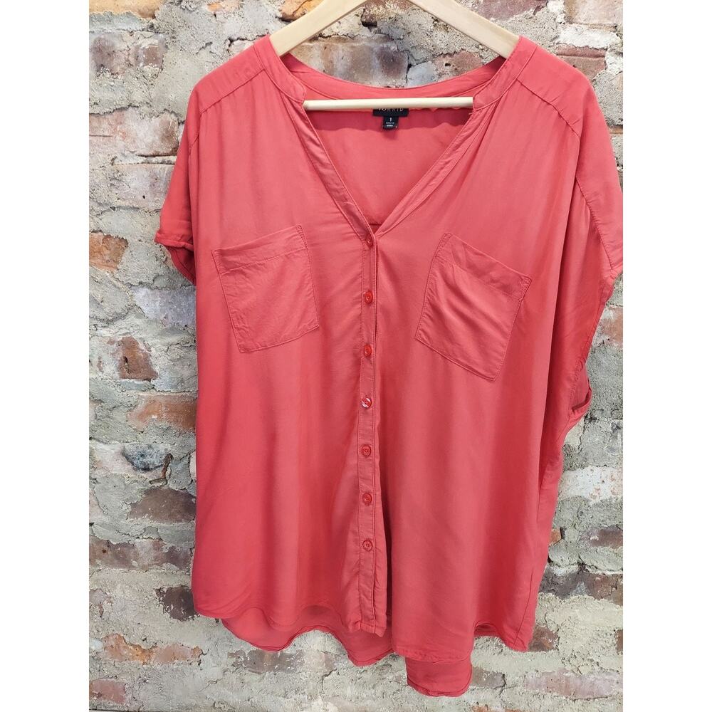 Torrid Womens Blouse Top Size 1X Coral Pink Short Sleeve V-Neck Button Up